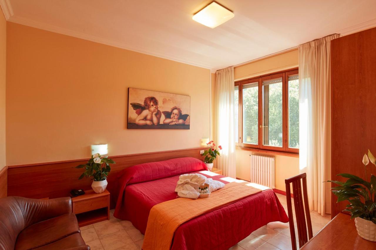 Hotel Plaza Tabiano Terme ภายนอก รูปภาพ