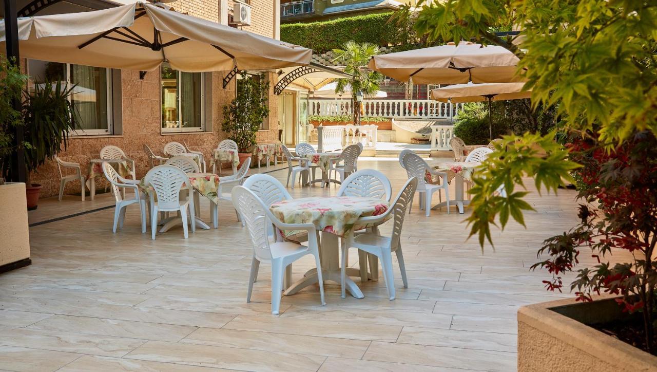 Hotel Plaza Tabiano Terme ภายนอก รูปภาพ