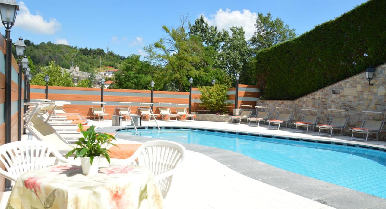 Hotel Plaza Tabiano Terme ภายนอก รูปภาพ