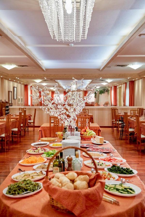 Hotel Plaza Tabiano Terme ภายนอก รูปภาพ