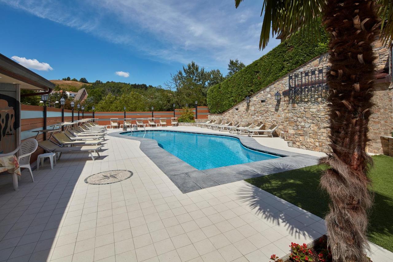 Hotel Plaza Tabiano Terme ภายนอก รูปภาพ