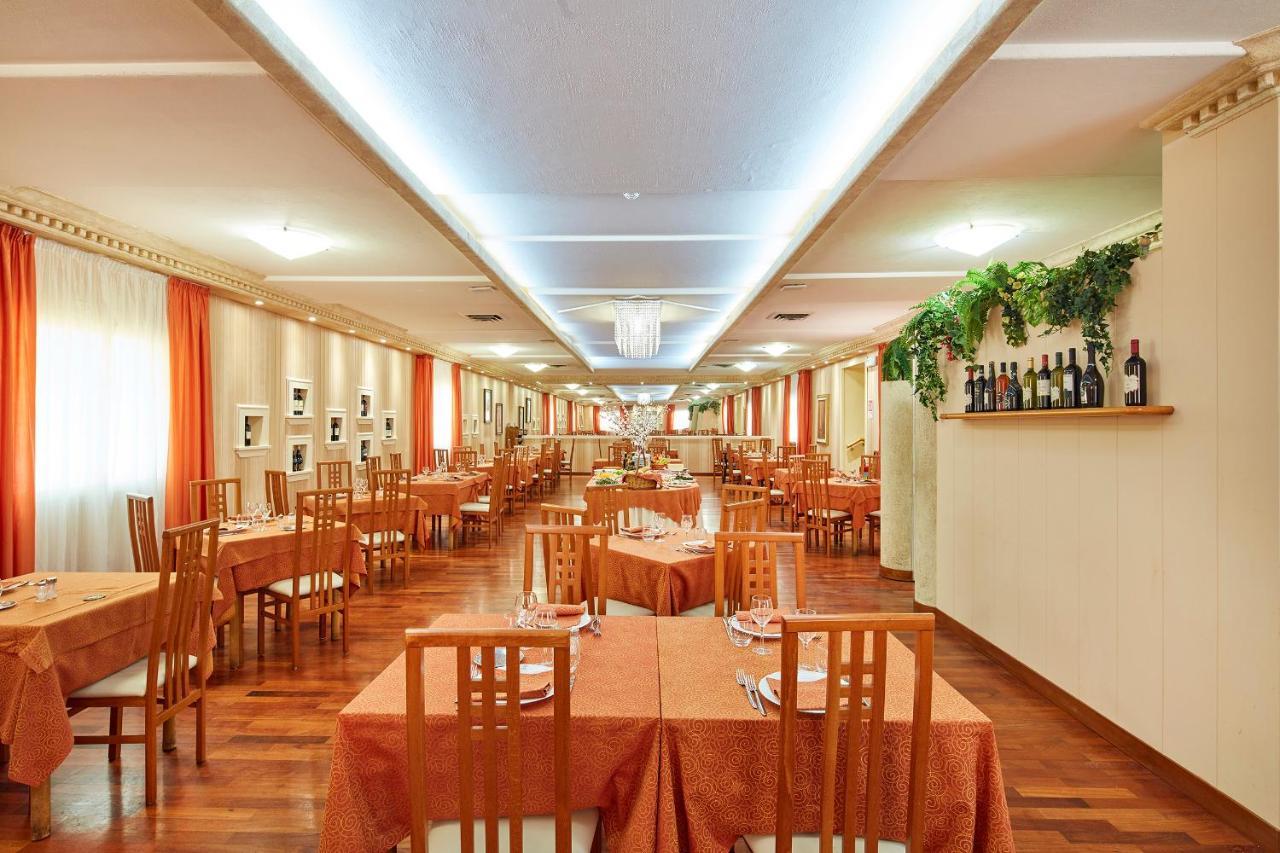 Hotel Plaza Tabiano Terme ภายนอก รูปภาพ