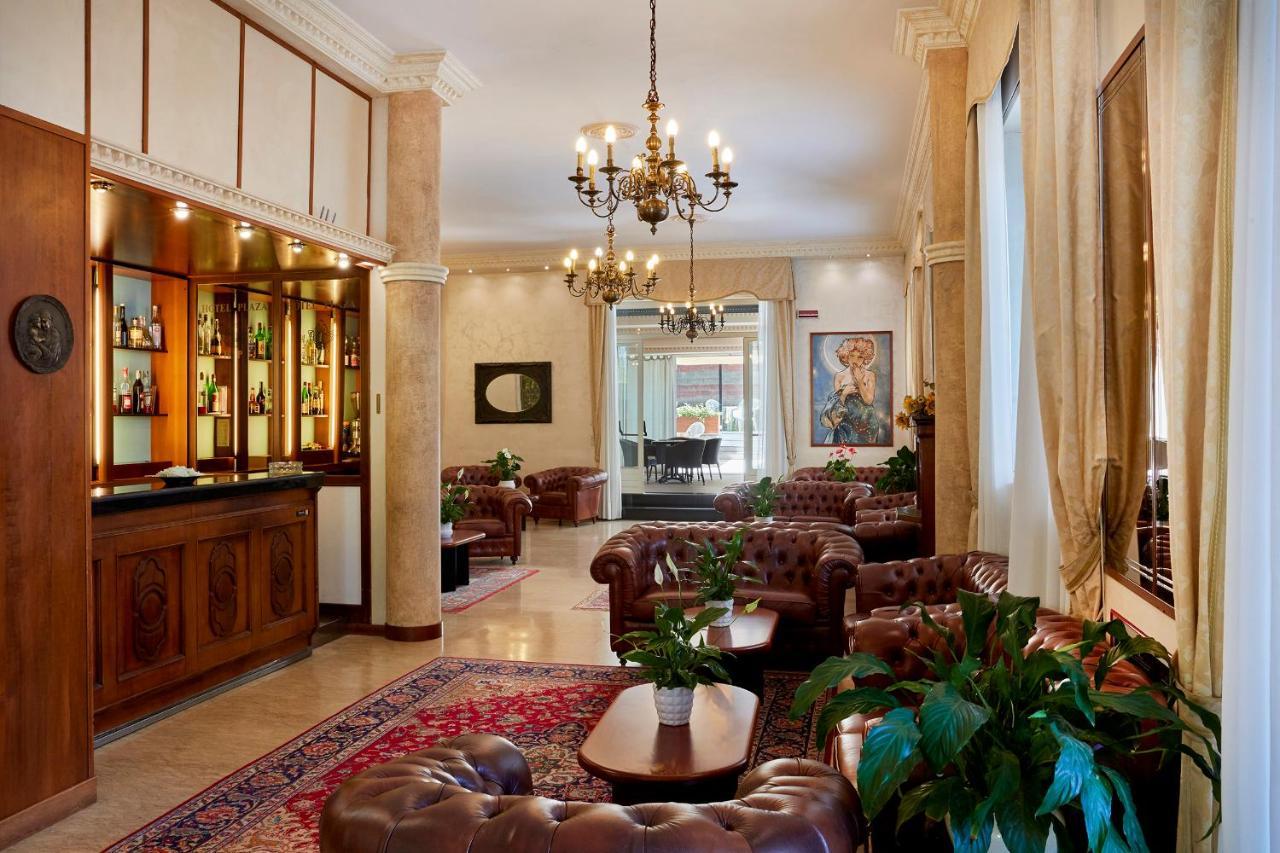 Hotel Plaza Tabiano Terme ภายนอก รูปภาพ