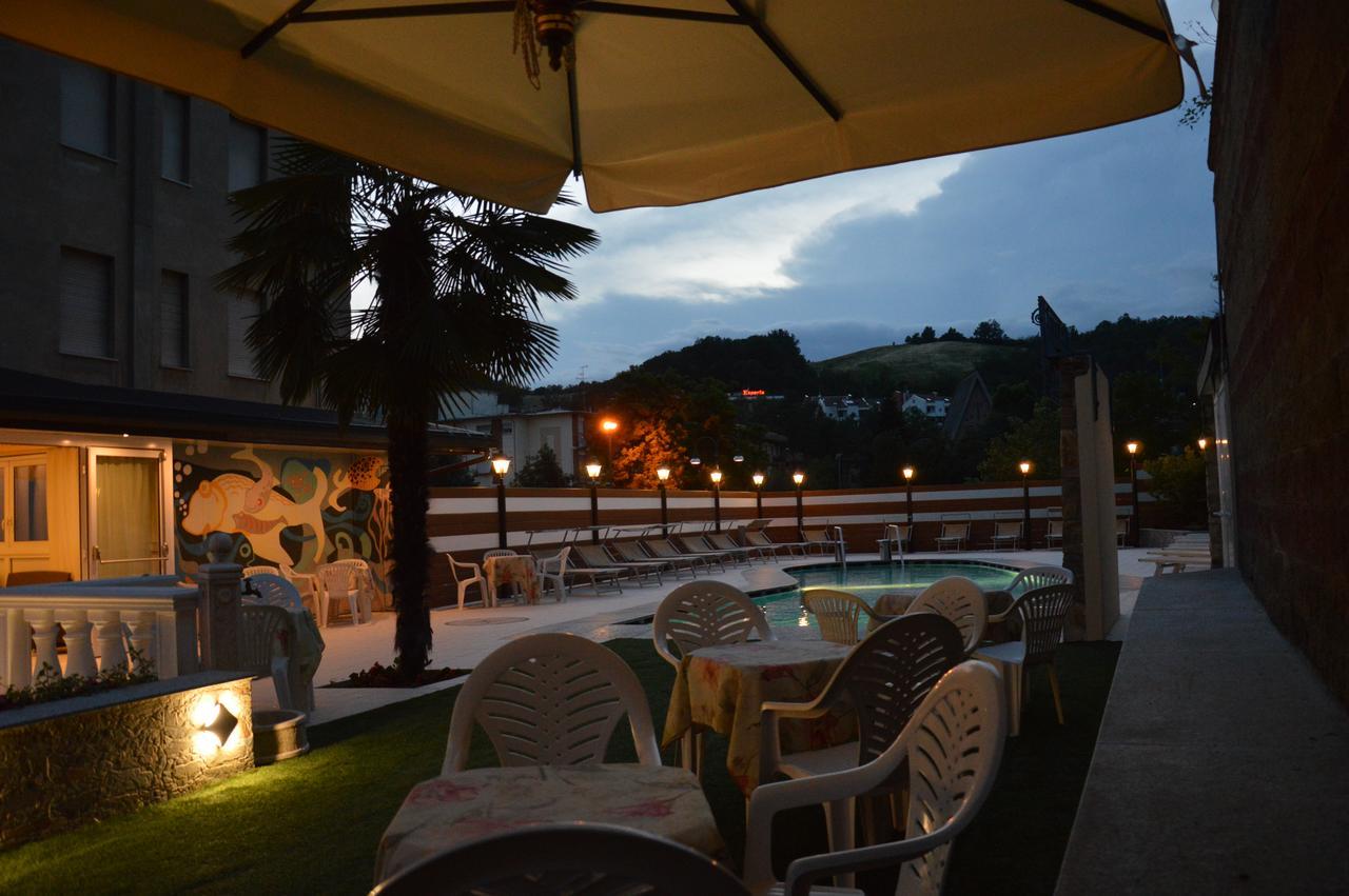 Hotel Plaza Tabiano Terme ภายนอก รูปภาพ